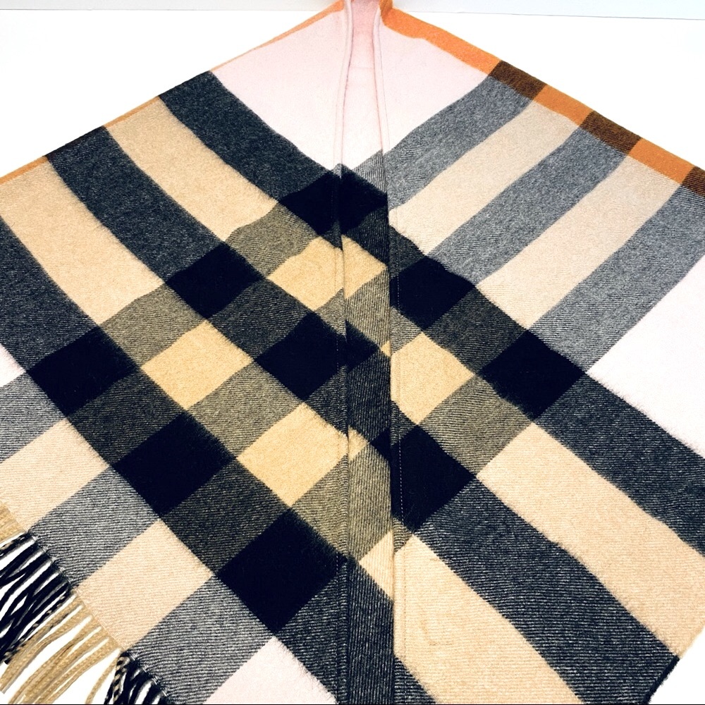 BURBERRY HALF MEGA CASHMERE BANDANA SCARF / WRAP - Picture 4 of 10